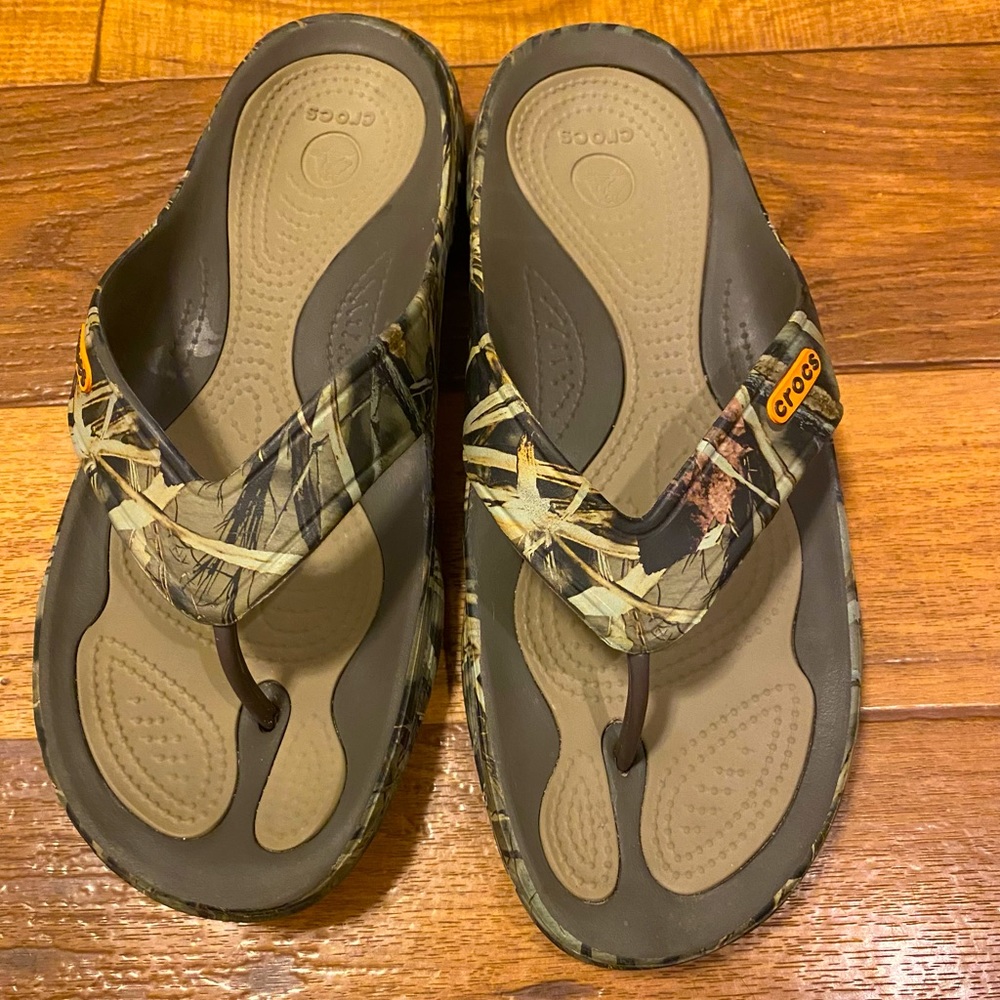 Mens Camo Crocs Flip Flops